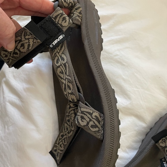 Great condition Teva Sandals Size 10